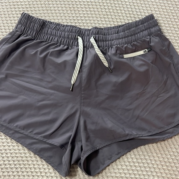 Vuori Clementine Short 2.0 Women's Performance Shorts Size L Color sawyer - Picture 5 of 10